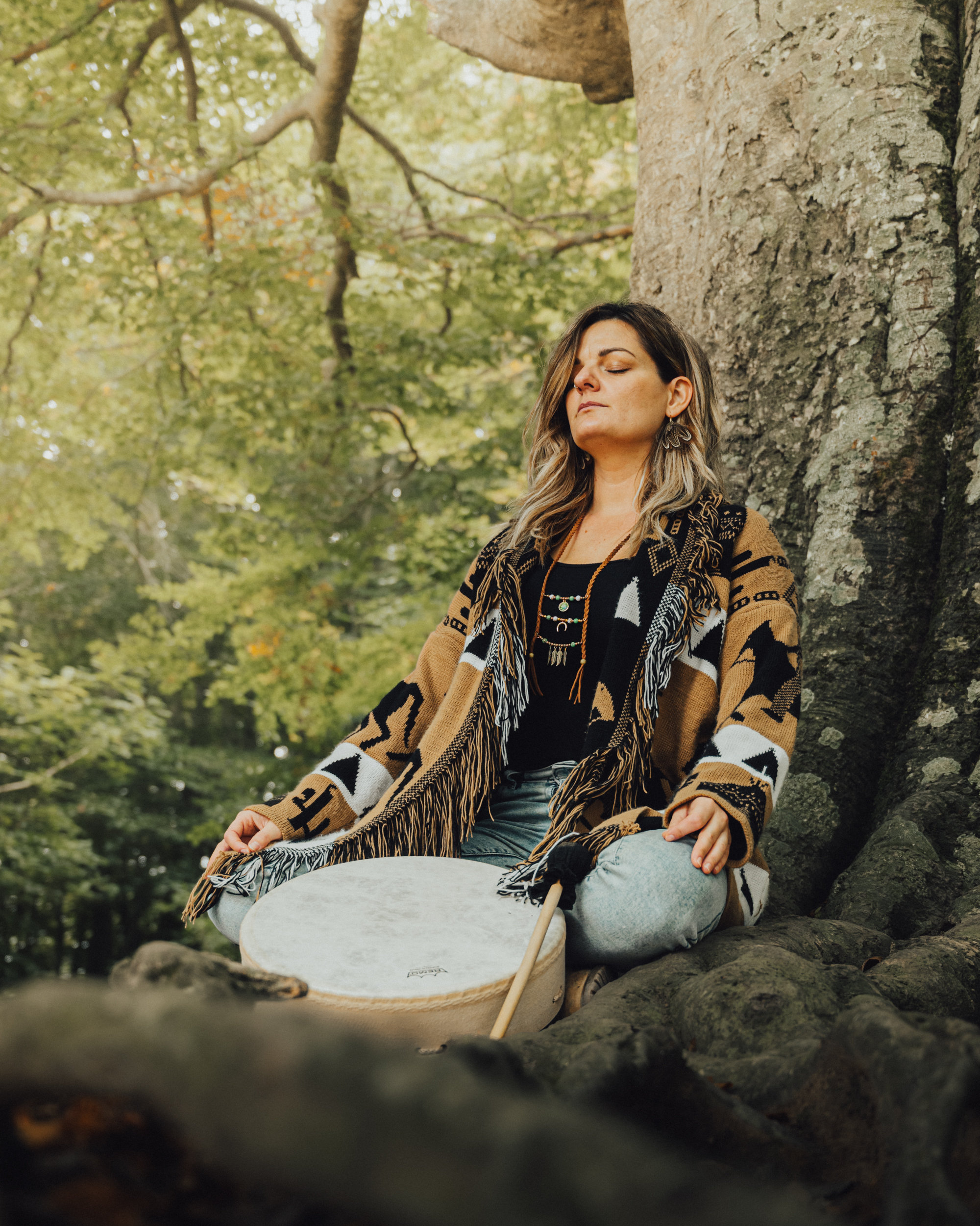 Maria Gómez en un momento de meditación y conexión interior